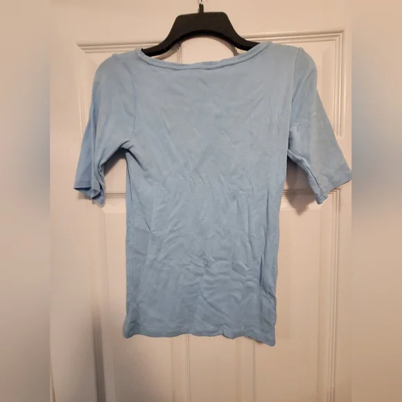 EUC Ann Taylor TShirt - Picture 2 of 3